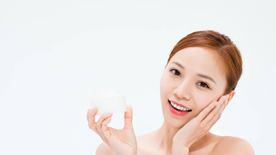 <a href='http://www.syhxdzs.com/'>美容院加盟店</a>如何利用新媒體尋求發(fā)展